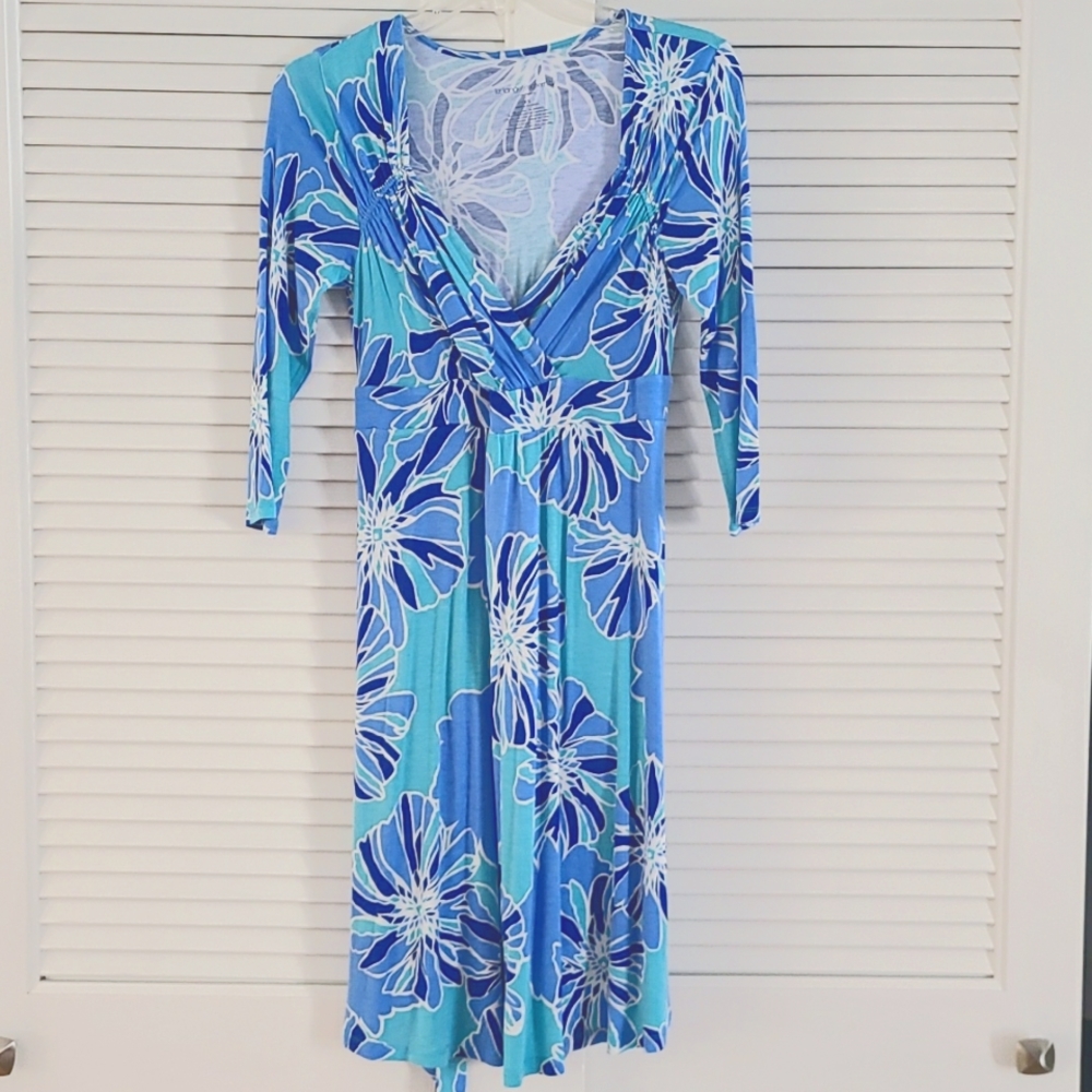 Maternity Dress Liz Lange. V Neckline. Size XS  Blue & Aqua